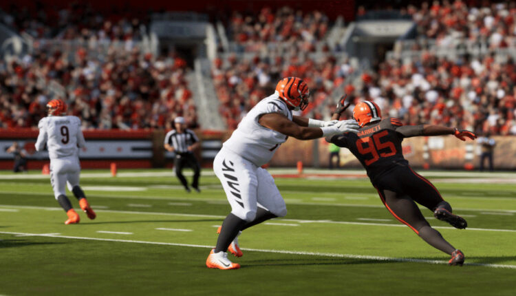 Madden NFL 24 agora está disponível no Xbox Game Pass Ultimate através da parceria com EA Play. Certifique-se de baixar a versão correta para seu console.