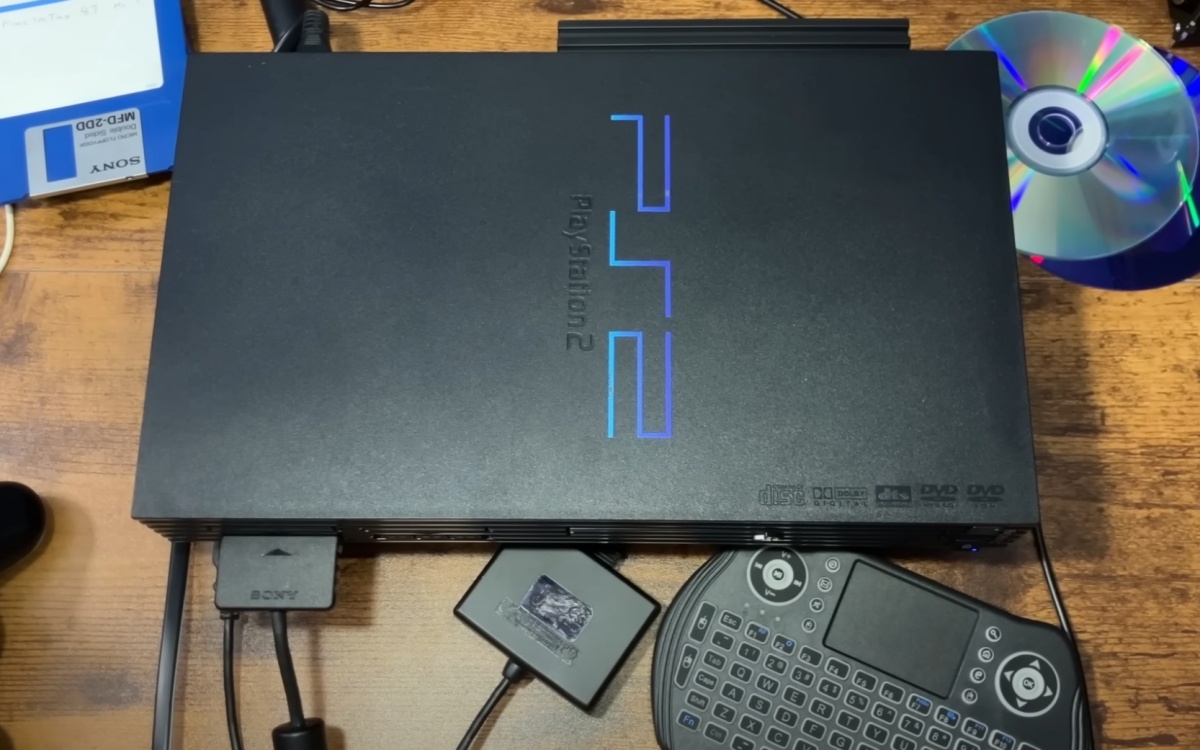 PlayStation 2 se torna um PC com Windows 95