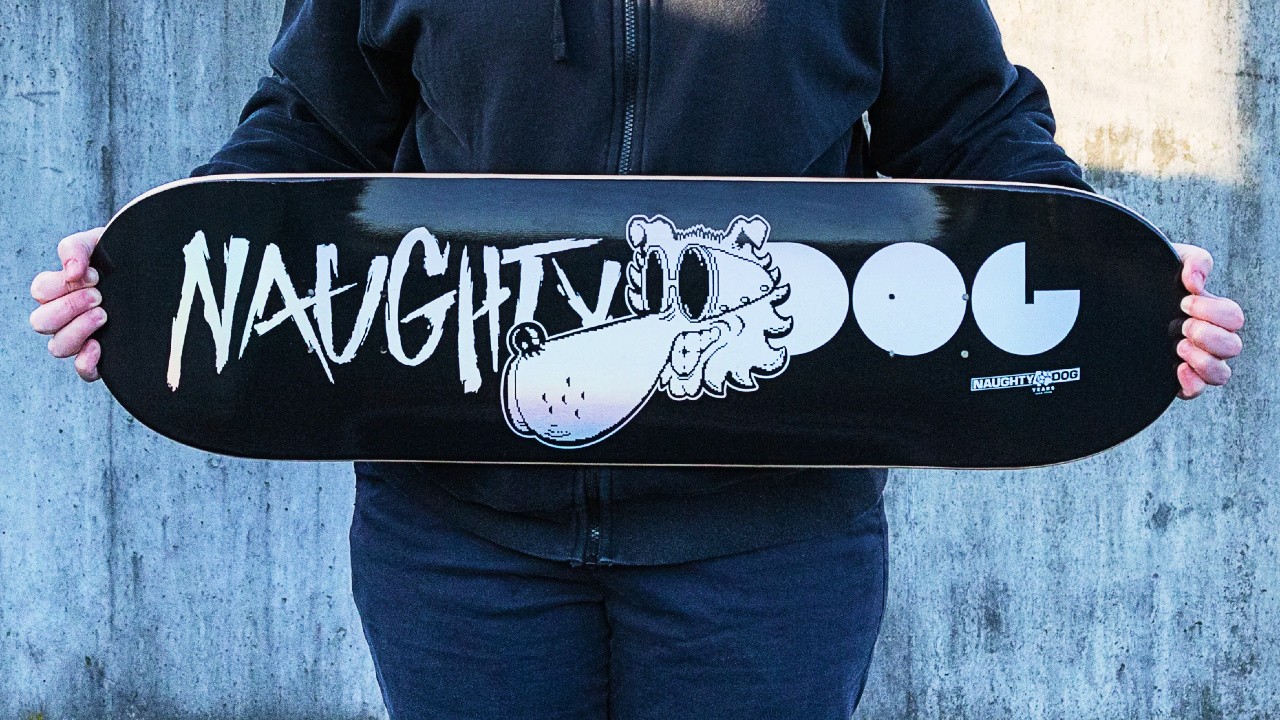 celebre os 40 anos da naughty dog com este skate incrível