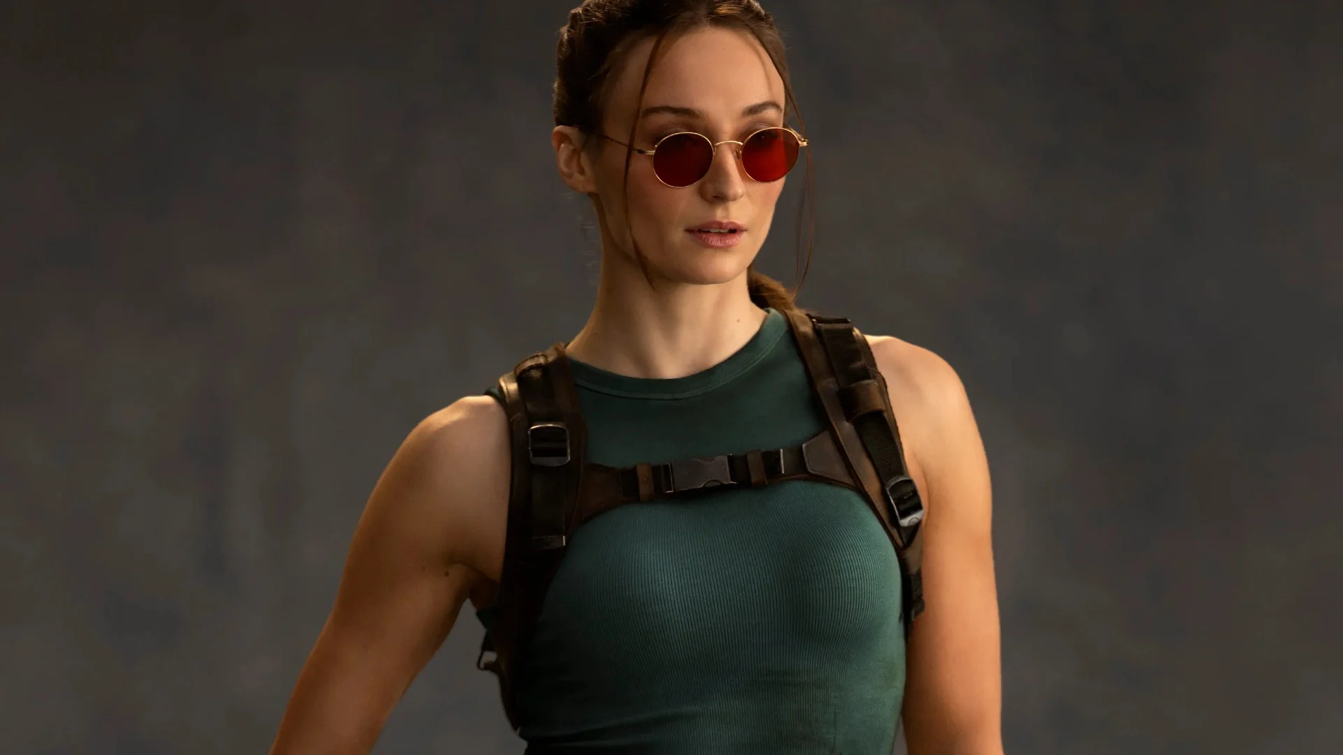 Veja a primeira imagem de Sophie Turner como Lara Croft na série da Amazon